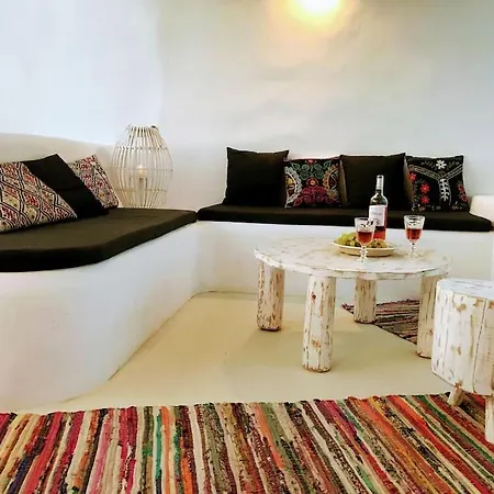 Boutique House With Sea View In Santa Maria Hébergement de vacances *
